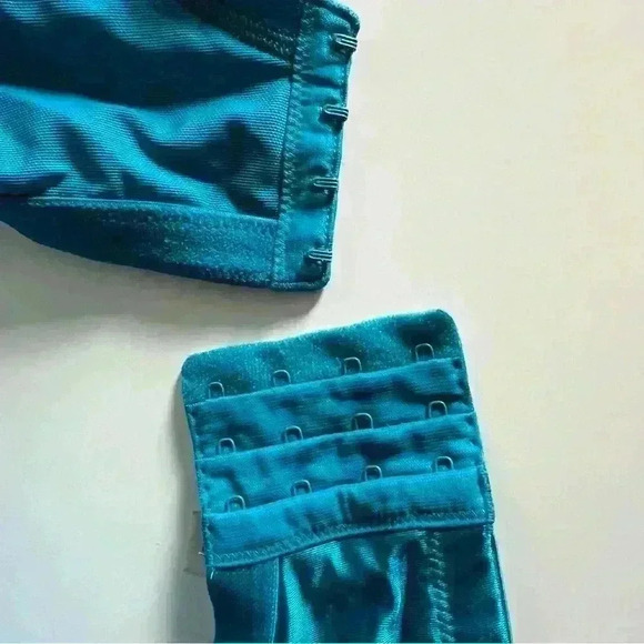 Cacique Teal Blue Full Coverage Bra with Black Lace Trim Detail Size 46DD - Picture 4 of 6